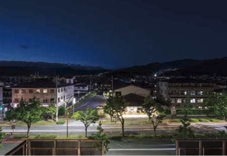 第一種低層住居専用地域をかわしつつ、5階建て建築物を効率よく配置